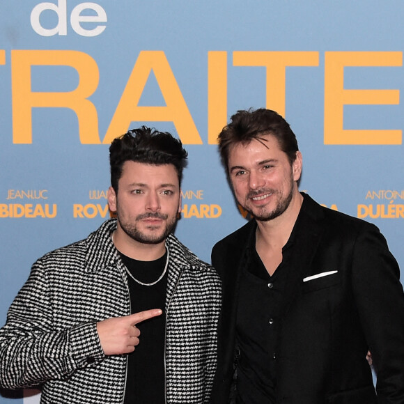 Kev Adams et Stan Wawrinka à l'avant-première du film "Maison de retraite" au cinéma Le Grand Rex à Paris le 10 février 2022. © Federico Pestellini / Panoramic / Bestimage