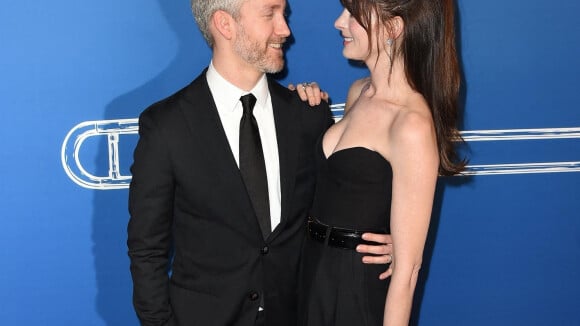 Anne Hathaway ravissante au bras d'Adam Shulman : rare apparition du couple si discret