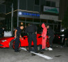 Une fusillade a éclaté à la sortie du club "The Nice Guy" à Los Angeles. Tout serait parti d'une altercation entre Gunna, Black Kodak et leurs amis avec d'autres personnes. La situation a très rapidement dégénérée et plusieurs coups de feu sont partis ! Plusieurs personnes sont blessés, notamment une à l'épaule, une à la jambe et une autre dans le bas du dos. Le tireur présumé a été arrêté par la police. Une Ferrari appartenant aux amis de Gunna, stationnée juste à côté a reçu plusieurs balles dans la carrosserie. Los Angeles, le 11 février 2022.  