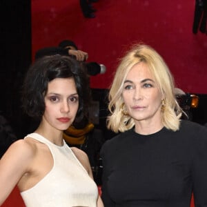 Noée Abita et Emmanuelle Béart à la première du film "Les passagers de la nuit" lors de la 72ème édition du festival international du film de Berlin (La Berlinale 2022), le 13 février 2022. © Future-Image via Zuma Press/Bestimage 