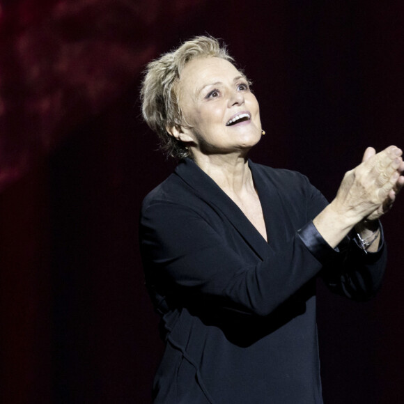 Exclusif - Muriel Robin reprend ses sketchs cultes dans le spectacle "Et Pof !" au théâtre des Champs-Elysées à Paris. Le 21 janvier 2022. © Cyril Moreau / Bestimage