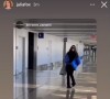 Julia Fox, "en larmes" à l'aéroport ? L'actrice interroge la véracité d'un article du Daily Mail à son sujet. Story Instagram du 14 février 2022.