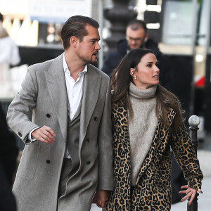 Exclusif - Capucine Anav et son compagnon Victor sont allés choisir leurs alliances pour leur futur mariage, à la bijouterie Galeries Lafayette - Royal Quartz Paris rue Royal à Paris, France, le 7 février 2022.