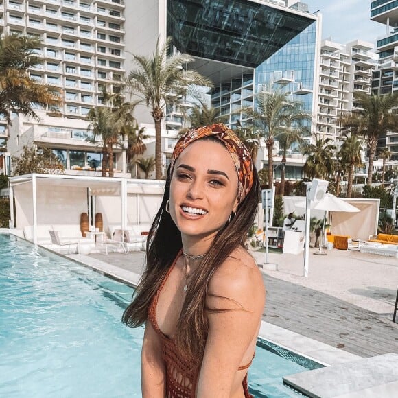 Capucine Anav fiancée et bientôt mariée à son compagnon Victor, présenté comme millionnaire évoluant dans la finance.