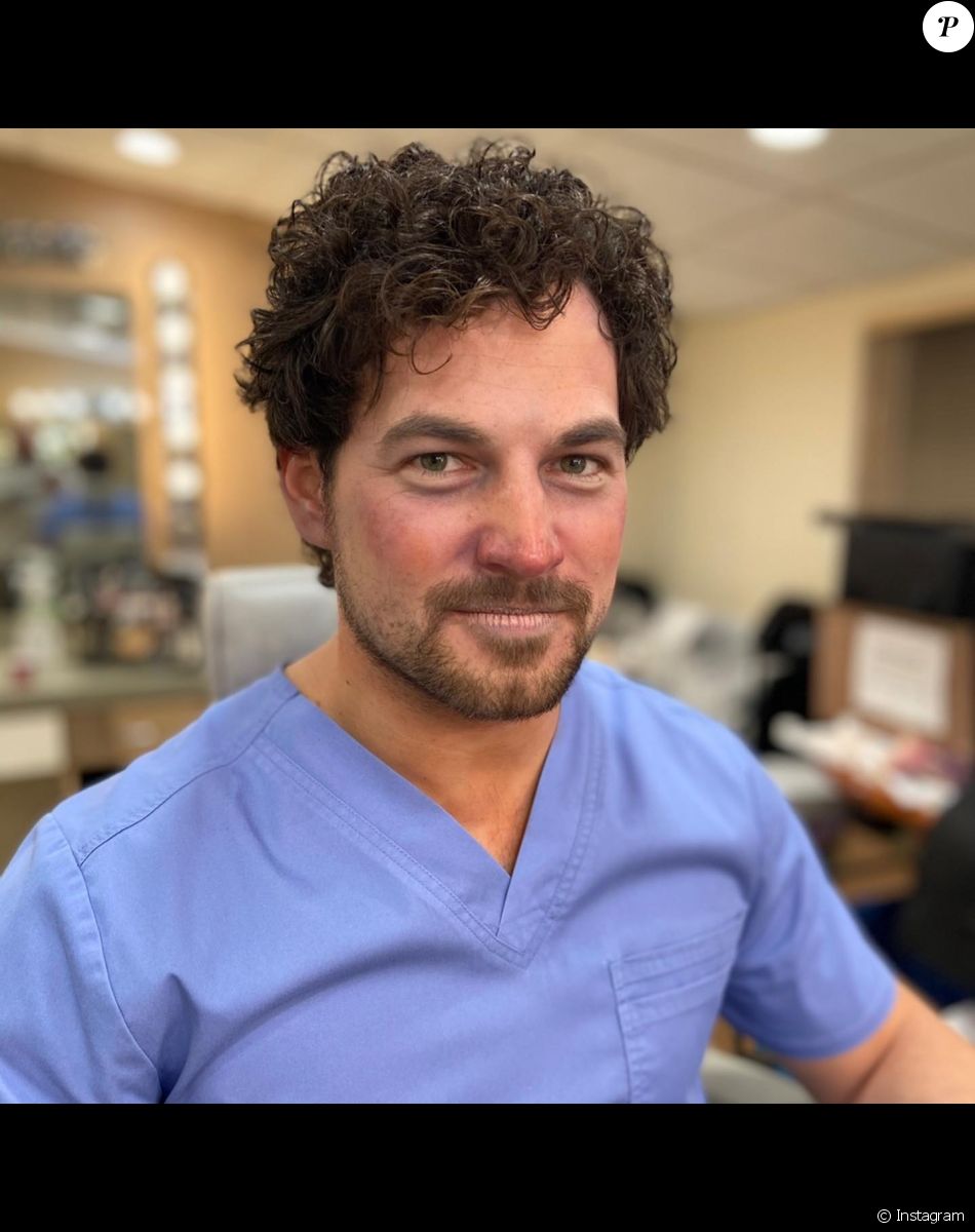 Giacomo Gianniotti (Andrew DeLuca) sur le tournage de Grey's Anatomy