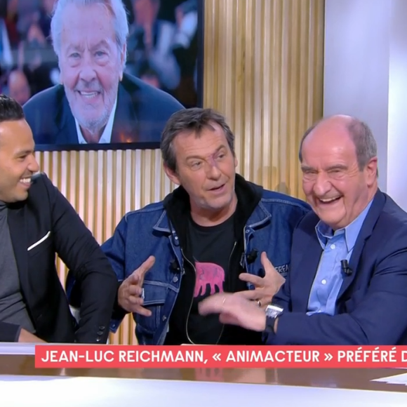 Jean-Luc Reichmann raconte sur le plateau de C à Vous comment Alain Delon l'a mis en garde pour protéger sa femme Nathalie au début de leur relation