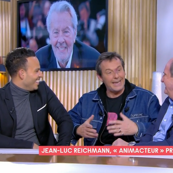 Jean-Luc Reichmann raconte sur le plateau de C à Vous comment Alain Delon l'a mis en garde pour protéger sa femme Nathalie au début de leur relation