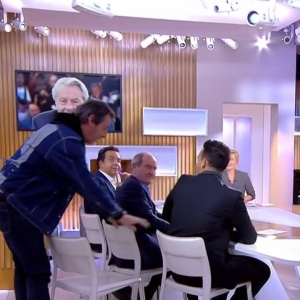 Jean-Luc Reichmann raconte sur le plateau de C à Vous comment Alain Delon l'a mis en garde pour protéger sa femme Nathalie au début de leur relation