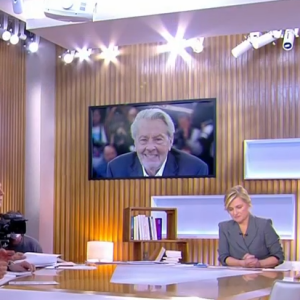 Jean-Luc Reichmann raconte sur le plateau de C à Vous comment Alain Delon l'a mis en garde pour protéger sa femme Nathalie au début de leur relation