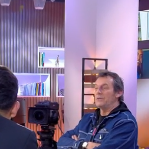 Jean-Luc Reichmann raconte sur le plateau de C à Vous comment Alain Delon l'a mis en garde pour protéger sa femme Nathalie au début de leur relation