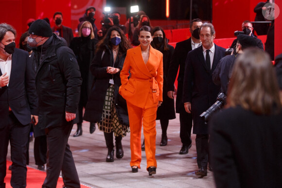 Juliette Binoche - Red Carpet de la première du film "Avec amour et acharnement" lors de la 72ème édition du festival international du film de Berlin le 12 février 2022.