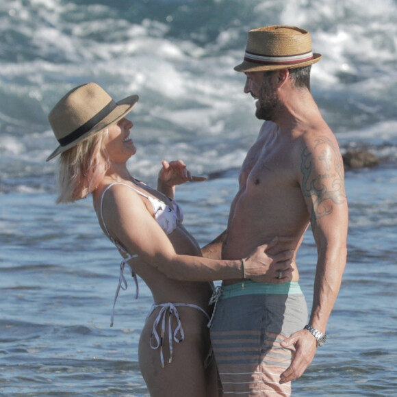 Exclusif - Brian Austin Green et Sharna Burgess attendent leur premier enfant et en ont dévoilé le sexe.