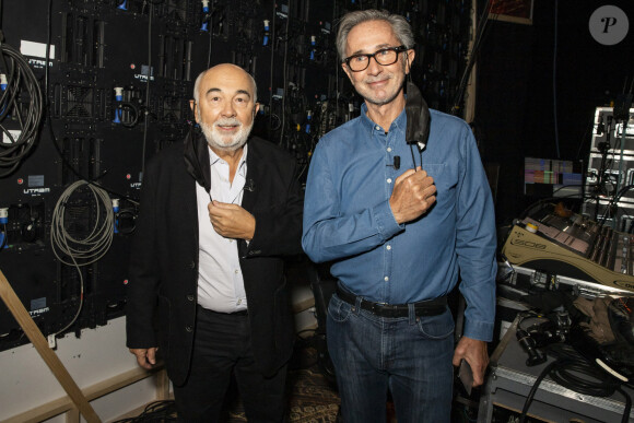 Exclusif - Gérard Jugnot et Thierry Lhermitte - Backstage de l'enregistrement de l'émission "On est presque en direct" (OEED), présentée par L.Ruquier, et diffusée sur France 2 le 28 novembre 2020 © Jack Tribeca / Bestimage 