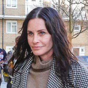 Courteney Cox à son arrivée à l'émission The John Bishop Show à Londres