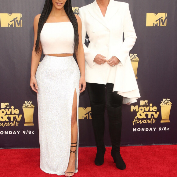 Kim Kardashian West et sa mère Kris Jenner - Les célébrités posent lors du photocall de la soirée des "MTV Movie And TV Awards" à Santa Monica le 16 juin 2018. 