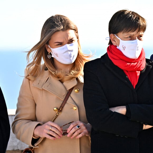 Exclusif - La princesse Stéphanie de Monaco et sa fille Camille Gottlieb participent au déploiement des "Courtepointes" en mémoire des victimes du SIDA, sur le toit du Musée Océanographique de Monaco, le 1er décembre 2021. © Bruno Bébert / PRM / Bestimage