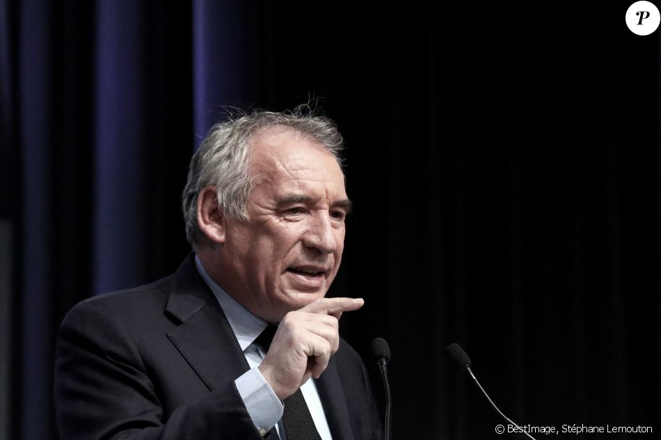 Francois Bayrou Lors De La Réunion De Lancement De La Majorité ...