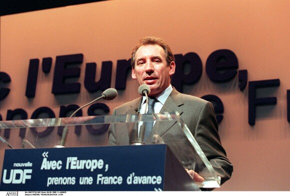Meeting de François Bayrou en 1999