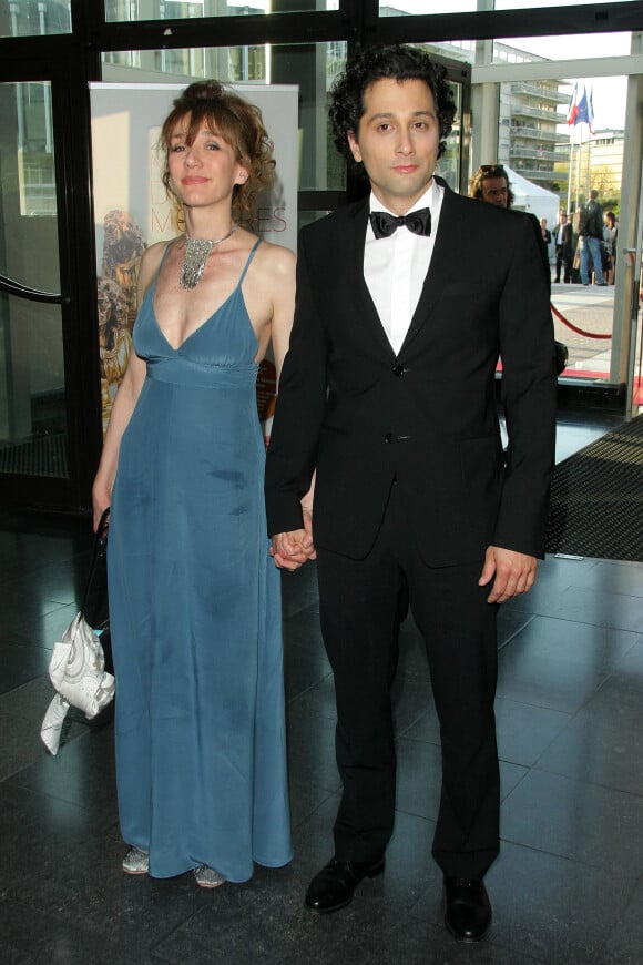 Archives - Virginie Lemoine et son compagnon Darius Kehtari lors de la 24ème cérémonie de la Nuit des Molières à Créteil, le 25 avril 2010.