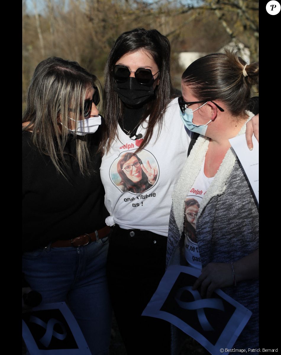 La famille et les proches se sont réunis pour une marche blanche en hommage à Delphine Jubillar, l'infirmière de 33 ans, disparue il y a un an, à Cagnac-les-Mines