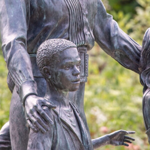 La statue de la princesse Diana, inaugurée dans les jardins de Kensington Palace, le jour de son 60 ème anniversaire à Londres, le 1er juillet 2021. 