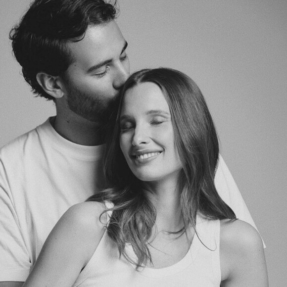 Ilona Smet, la fille d'Estelle Lefébure est très heureuse avec Kamran et son futur bébé @ Instagram / Ilona Smet