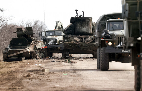 Une colonne de blindés russes approchent de la frontière avec l'Ukraine. Le 24 février 2022.