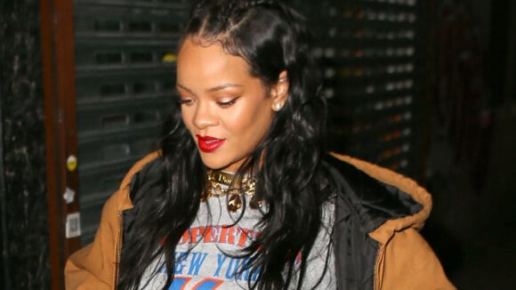 Rihanna enceinte : elle dévoile son baby bump dans une tenue sexy, digne de Cléopâtre !