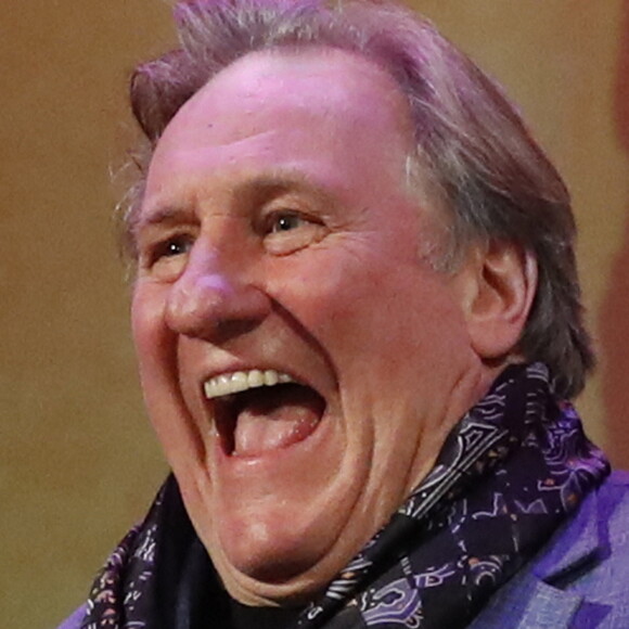 Gérard Depardieu visite une école militaire de jeunes filles à Moscou, le 9 décembre 2017. Artyom Geodakyan / Itar Tass / Bestimage 