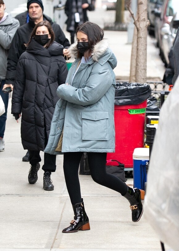 Selena Gomez sur le tournage de la saison 2 de "Only Murders in the Building" à New York le 24 février 2022.
