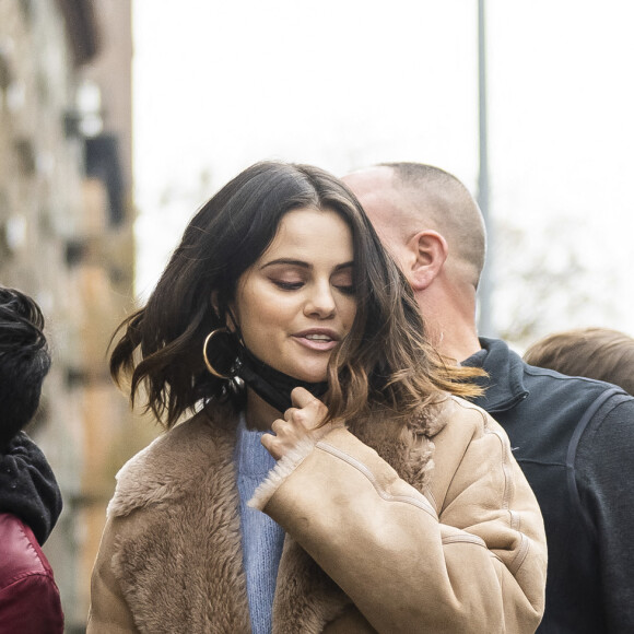 Selena Gomez sur le tournage de la saison 2 de "Only Murders in the Building" à New York le 23 février 2022.