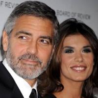 George Clooney et sa superbe Elisabetta Canalis sont entourés de stars... mais on ne voit qu'eux !