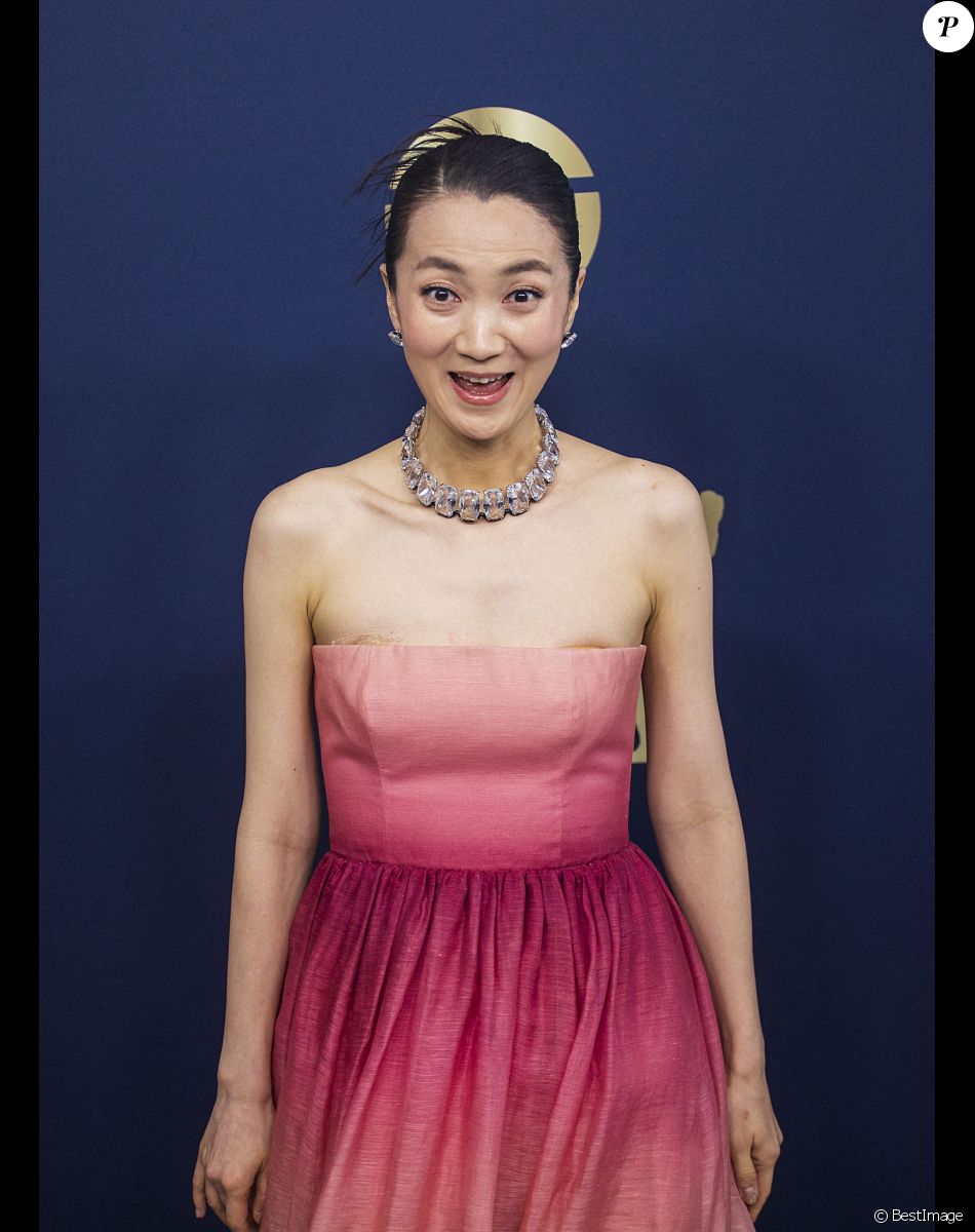 Kim Joo-ryoung (de la série Squid Game) assiste à la 28ème cérémonie des "Screen Actors Guild Awards" ("SAG Awards") à Santa Monica. Le 27 février 2022.