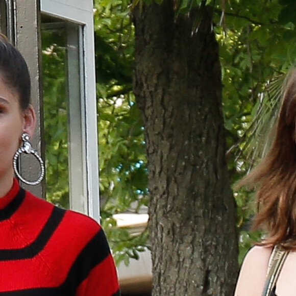 Laetitia Casta et sa fille Sahteene Sednaoui au défilé Miu Miu à la Fashion Week de Paris. Le 29 juin 2019. @ Spread Pictures/ABACAPRESS.COM