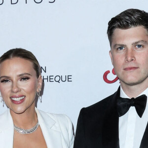 Scarlett Johansson, Colin Jost au photocall de la cérémonie de la 35ème édition des "American Cinematheque Awards" à Los Angeles, le 18 novembre 2021. 