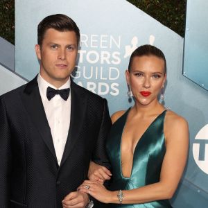 Scarlett Johansson et son fiancé Colin Jost - 26ème cérémonie annuelle des "Screen Actors Guild Awards" ("SAG Awards") au "Shrine Auditorium" à Los Angeles, le 19 janvier 2020. 