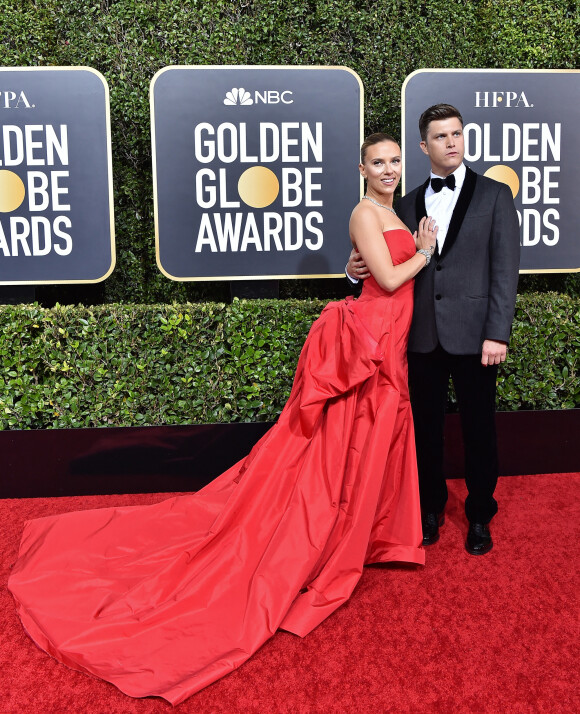Scarlett Johansson et son fiancé Colin Jost - Photocall de la 77ème cérémonie annuelle des Golden Globe Awards au Beverly Hilton Hotel à Los Angeles, le 5 janvier 2020.  77th Annual Golden Globe Awards - Arrivals Los Angeles, California, United States of America on January 5th 2020. 