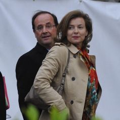 François Hollande et Valérie Trierweiler sortant du plateau de télévision du débat du second tour des présidentielles le 2 mai 2012.
