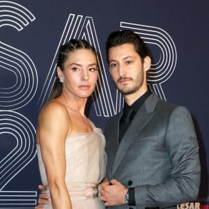 Pierre Niney et sa compagne Natasha Andrews - Photocall de la 47ème édition de la cérémonie des César à l'Olympia à Paris. © Borde-Jacovides/Bestimage 