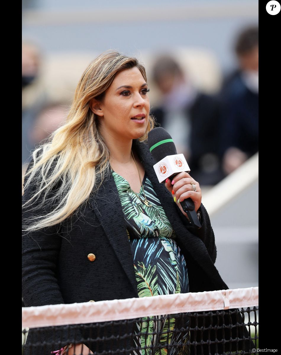 Marion Bartoli, enceinte, lors des internationaux de tennis de Roland Garros à Paris le 4 octobre 2020.