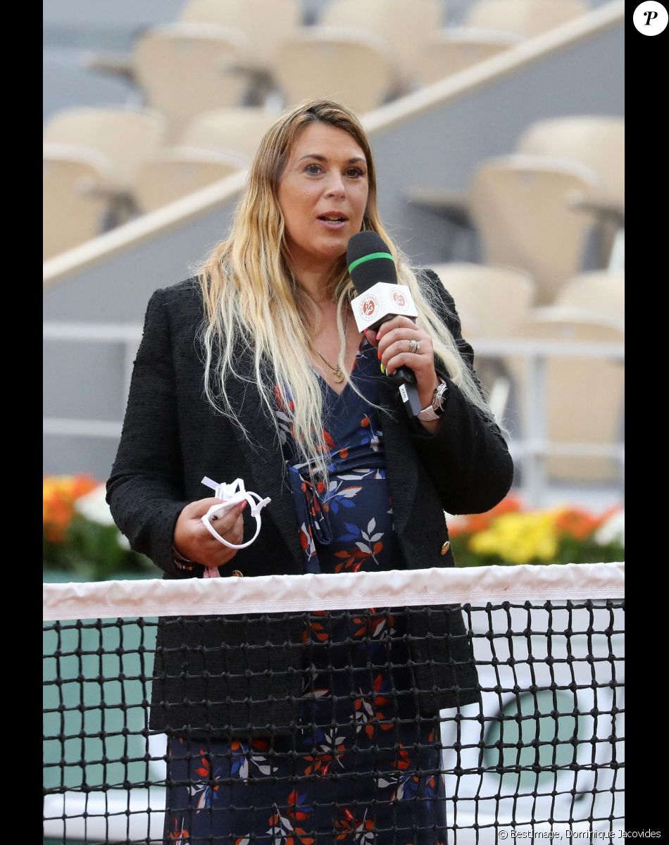 Marion Bartoli, enceinte, lors du premier tour des internationaux de tennis de Roland Garros à Paris le 28 septembre 2020. © Dominique Jacovides / Bestimage
