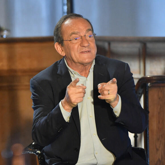 Jean-Pierre Pernaut lors de l'enregistrement de l'émission "Animaux Stars" le 23 novembre 2021. © Veeren/Bestimage