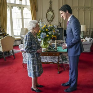 La reine Elisabeth II d'Angleterre reçoit le Premier ministre canadien Justin Trudeau au château de Windsor, le 7 mars 2022.