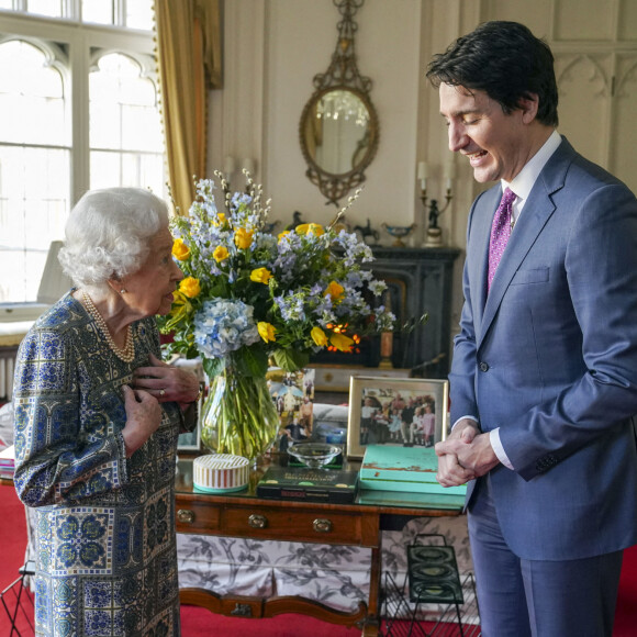 La reine Elisabeth II d'Angleterre reçoit le Premier ministre canadien Justin Trudeau au château de Windsor, le 7 mars 2022.
