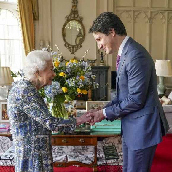 La reine Elisabeth II d'Angleterre reçoit le Premier ministre canadien Justin Trudeau au château de Windsor.