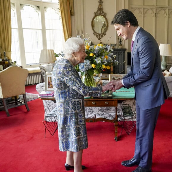 La reine Elisabeth II d'Angleterre reçoit le Premier ministre canadien Justin Trudeau au château de Windsor, le 7 mars 2022.