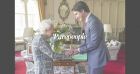 Elizabeth II réapparaît enfin ! Fini la Covid- 19, la canne et les gants, la reine reste inébranlable