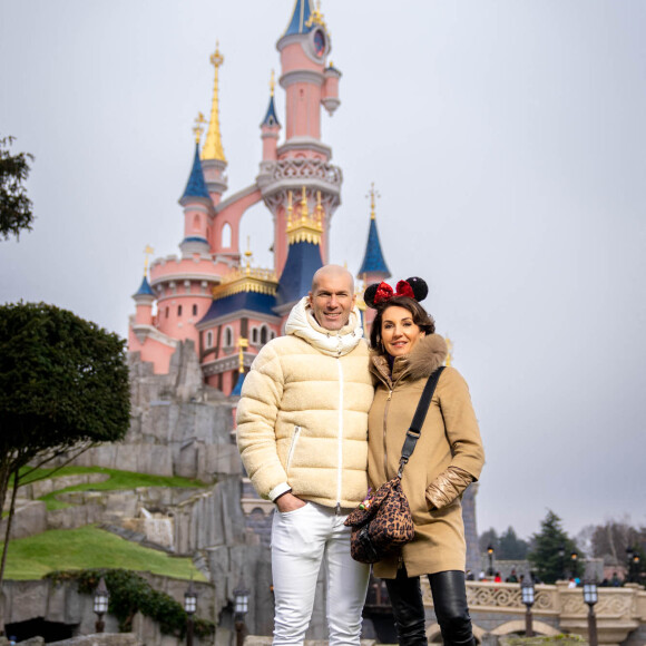 Zinédine Zidane et sa femme Véronique - People au 30ème anniversaire du parc d'attractions Disneyland Paris à Marne-la-Vallée le 5 mars 2022. © Disney via Bestimage 