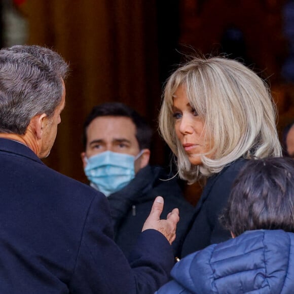 Brigitte Macron, Nicolas Sarkozy - Obsèques de Jean-Pierre Pernaut en la Basilique Sainte-Clotilde à Paris le 9 mars 2022. © Cyril Moreau / Bestimage