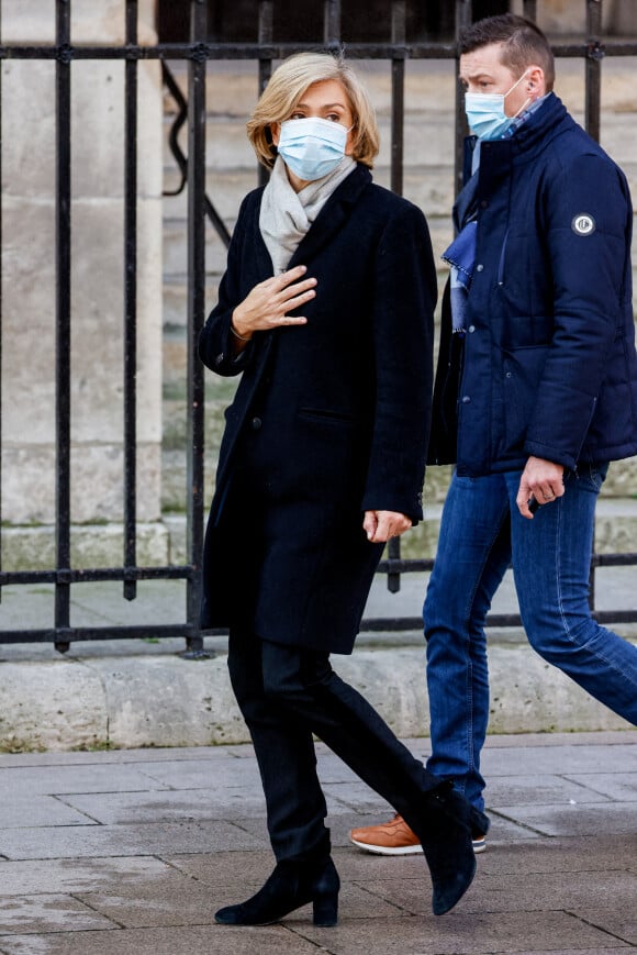 Valérie Pécresse - Obsèques de Jean-Pierre Pernaut en la Basilique Sainte-Clotilde à Paris le 9 mars 2022. © Cyril Moreau / Bestimage